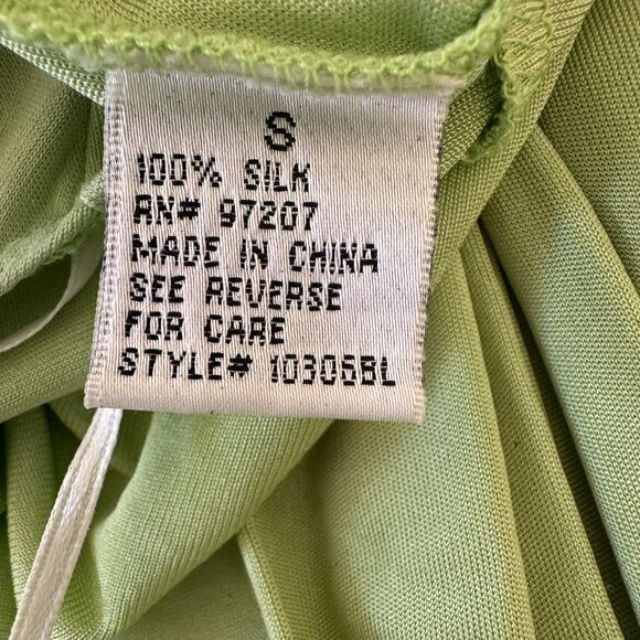 Page 100% silk green top; Size Small - Picture 9 of 10